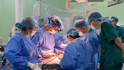 Vietnam's first liver transplant on child patient with late-stage cancer succeeds