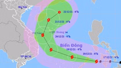 Typhoon Rai entering East Sea, making U-turn