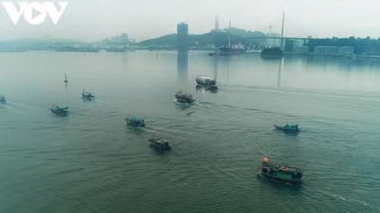 Exercise against super typhoons, oil spills on Ha Long Bay