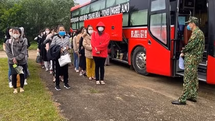 14 Vietnamese victims of human trafficking return home