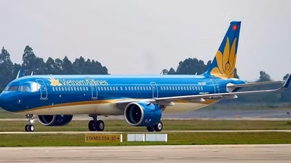 Vietnam Airlines transports citizens and medical equipment from US