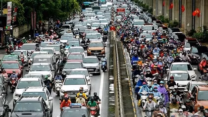 Hanoi to collect up to VND 60,000 from cars entering inner city