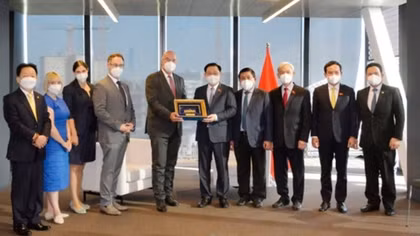 NA Chairman meets Austrian business leaders