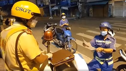 HCMC police take the lead in the fight against COVID-19