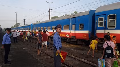 Hanoi – Ho Chi Minh City passenger trains planned to resume from October 7
