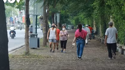 Hanoi reopens outdoor activities and shopping centres