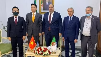 Vietnamese, Algerian parties bolster relationship