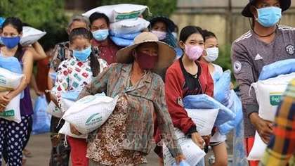 Emergency aid reaches more Vietnamese-Cambodians