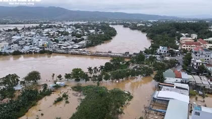 Flooding turns life upside down for residents in central Vietnam