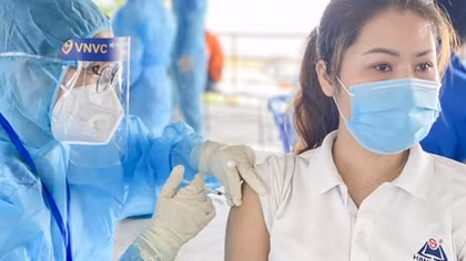 More than 1.2 mln AstraZeneca doses arrive in Vietnam