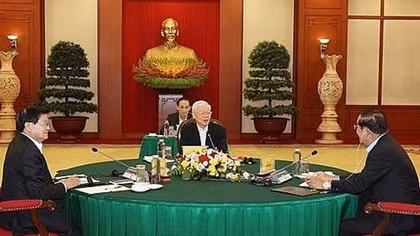 Vietnam, Laos, Cambodia hold tripartite meeting in Hanoi