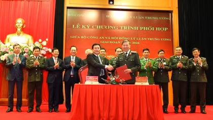 MPS reviews 10-year theoretical work