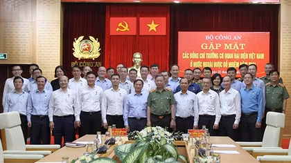 Minister To Lam meets newly-appointed heads of Vietnamese overseas missions