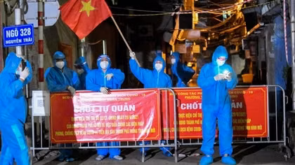 Hanoi lifts lockdown on largest COVID-19 hotspot