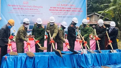 Vietnamese police building stations for Lao police in border villages