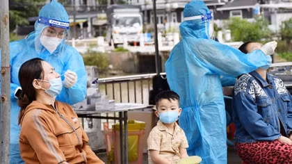 Health official in Tra Vinh dismissed for wrongdoing in vaccination