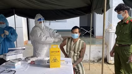Prisoners in Dak Nong get COVID-19 vaccine