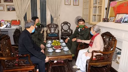 MPS leader pays tributes to late Deputy Minister of Public Security Pham Tam Long
