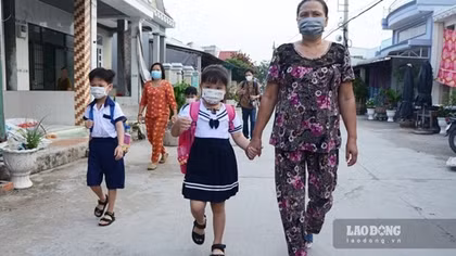 First HCM City school reopens the door to pupils as COVID-19 under control