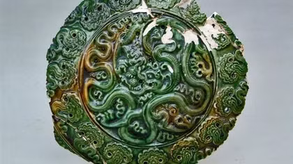 Seminar deciphers Thang Long's culture through imperial pottery