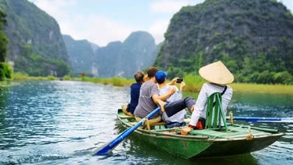 Vietnam to expand group of people entering Vietnam with vaccine passports