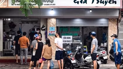 Businesses in Hanoi required to create QR code scan points