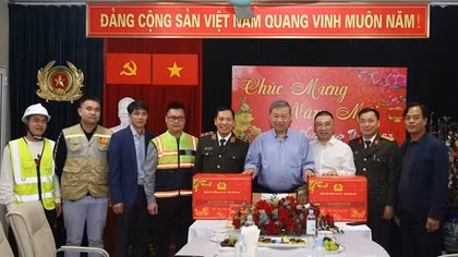 Minister To Lam inspects construction site of the Ministry of Public Security headquarters