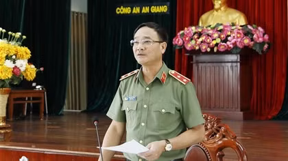 Police forces review task of ensuring security and order in Mekong Delta