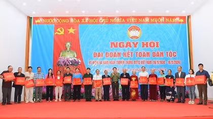 Minister Luong Tam Quang attends “National great unity” Festival in Lao Cai