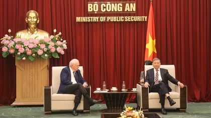Minister To Lam receives high-profile professor from Harvard University