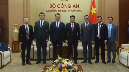 Deputy Minister Le Quoc Hung bids farewell to Chinese Ministry of Public Security’s Representative