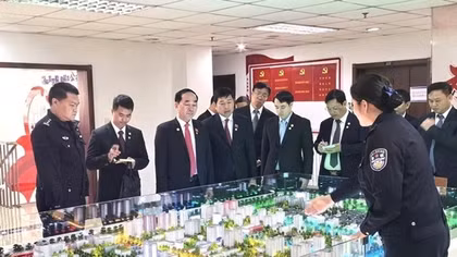 Deputy Minister Tran Quoc To takes field trips to local police units