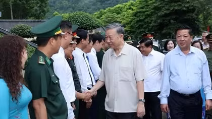 President To Lam pays tribute to late leader in Cao Bang province
