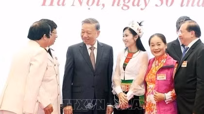 Party leader affirms due attention to artists, writers
