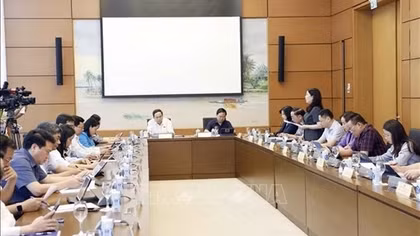 Lawmakers discuss revisions to security guard, weapon management laws