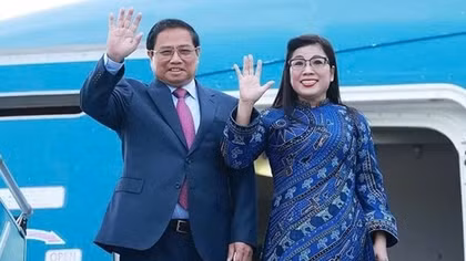 Prime Minister leaves Hanoi for visits to three Middle East countries