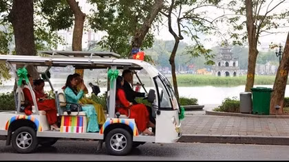 Hoan Kiem – Thang Long Imperial Citadel e-bus route launched