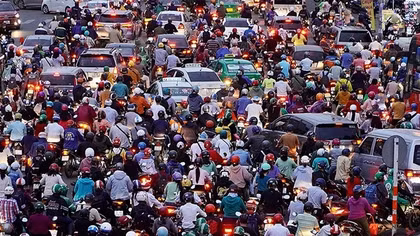 PM urges drastic actions to ensure traffic safety during Tet