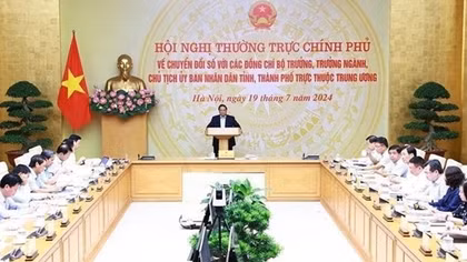 PM urges all-out efforts for digital transformation