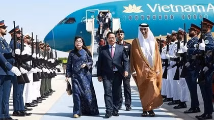 PM arrives in Abu Dhabi, beginning official visit to UAE