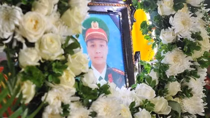 "Fatherland-recognized credit" Certificate granted to 6 martyrs in Dak Lak