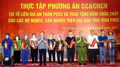 Rehearsal of fire fighting and rescue plans takes place in Vinh Phuc