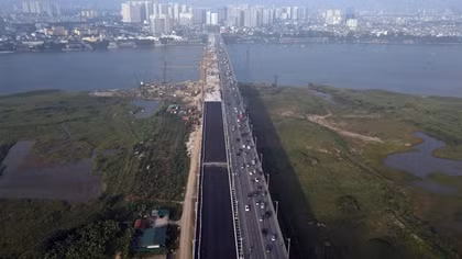 Phase 2 completes as main sections of Vinh Tuy Bridge 2 joined