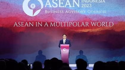 PM delivers speech at ASEAN Business and Investment Summit