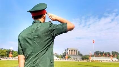 Nearly 33,000 people pay tribute to President Ho Chi Minh on National Day