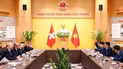 Vietnam, Switzerland to further boost economic, trade, investment ties