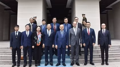 Deputy Minister Le Van Tuyen and Deputy Minister Mehmet Aktas have talks on security cooperation
