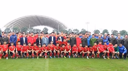 Minister To Lam visits PVF-Youth Football Training Center