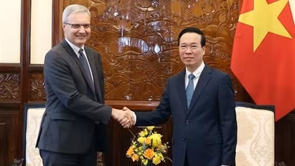 Outgoing French Ambassador bids farewell to Vietnamese President