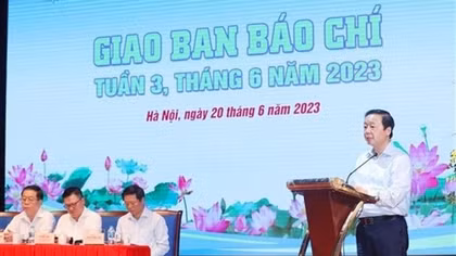 Press must act as bridge between Party, State, people: Deputy PM